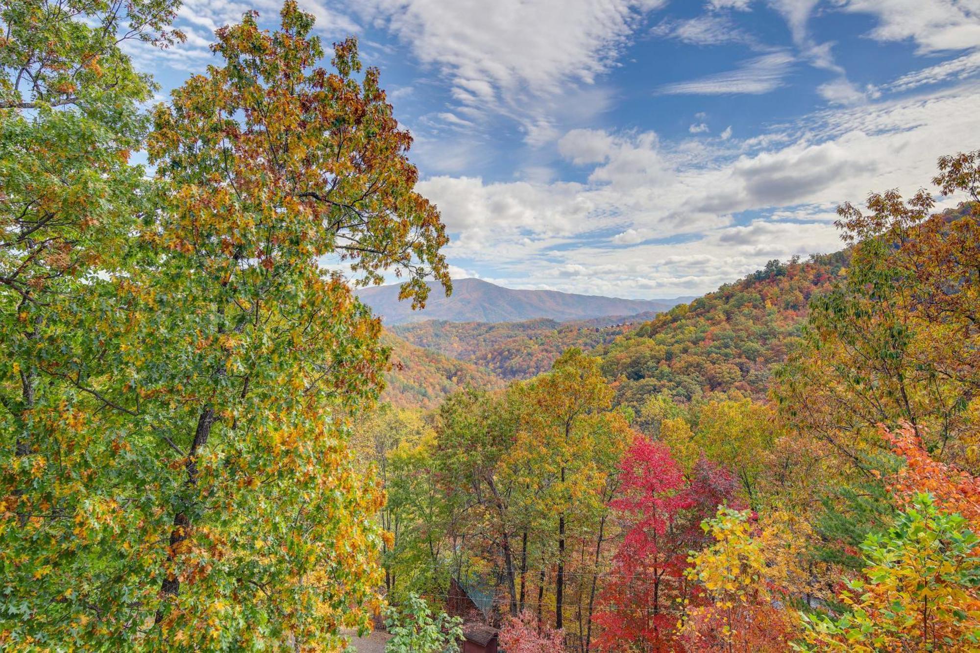Above And Beyond Pigeon Forge Cabin With Prime Views! エクステリア 写真