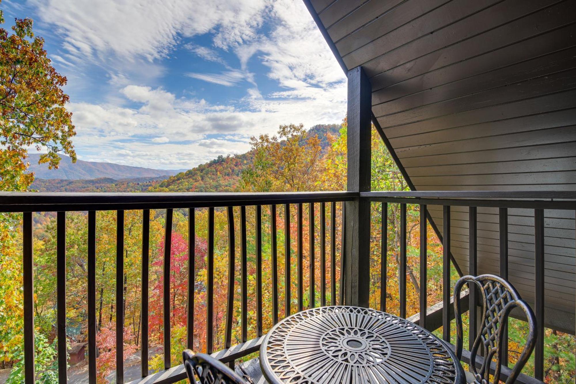 Above And Beyond Pigeon Forge Cabin With Prime Views! エクステリア 写真
